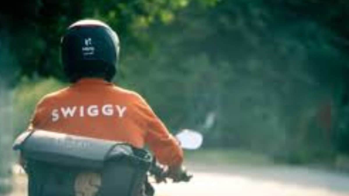 Man Says Friend Quit ₹25 LPA Job To Turn Swiggy Delivery Rider: ‘His Parents Were Crying’