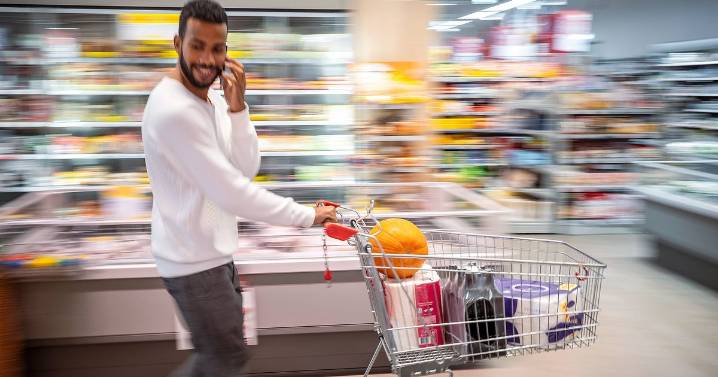 Avoid 'supermarket chaos' by doing Christmas food shop on 'quietest' day in December