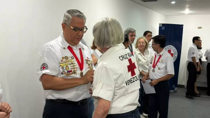Cruz Roja Filial Valencia juramentó a 45 voluntarios e impulsa la integración hospitalaria y la disciplina