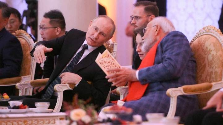 ‘Modi not one to give in to pressure’: Putin hails PM's leadership ahead of India visit