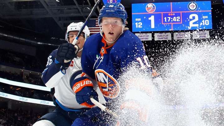 Isles' Simon Holmstrom brings strong overall game despite scoring woes