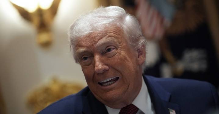 Acusa Trump a la UE de ser un grupo de países “en decadencia” liderado por “débiles”