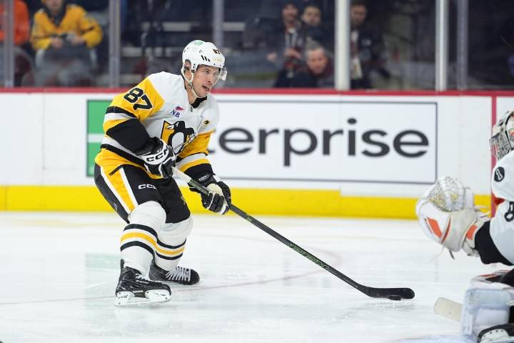 Deadspin | Sidney Crosby chasing history in tilt with streaking Lightning