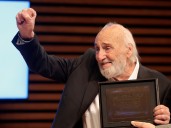 Murió Héctor Alterio: su última entrevista con Clarín, el emotivo homenaje en el CCK y la despedida de Buenos Aires