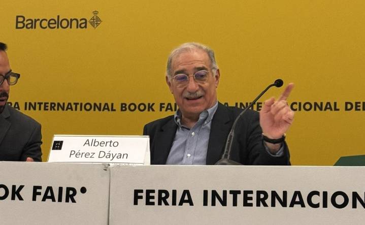 VIDEO: Increpan a Pérez Dayán en la FIL Guadalajara por voto a favor de la reforma judicial