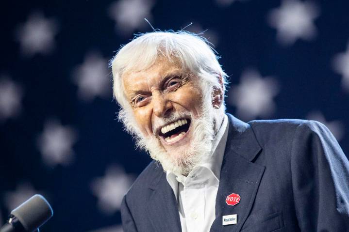 Dick Van Dyke celebra su 100 cumpleaños con la proyección de un documental sobre su vida