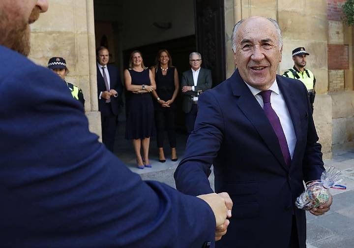 El alcalde de Algeciras renuncia a su militancia en el PP tras una denuncia por acoso sexual y malversación