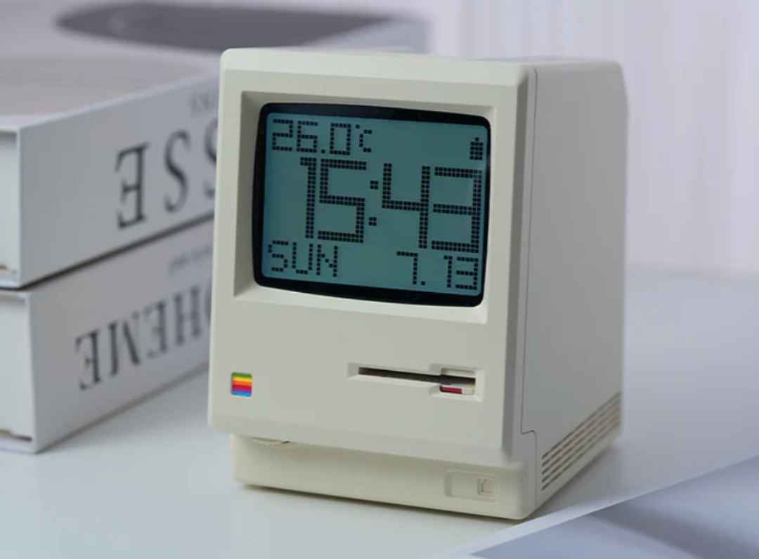 Maclock is a clock that looks like an original Macintosh