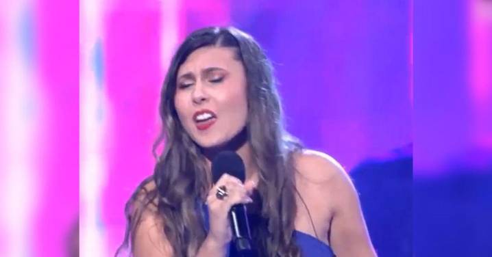 ¿Sabe usted que todo Valdeorras está volcado con su vecina en el concurso “Recantos”?