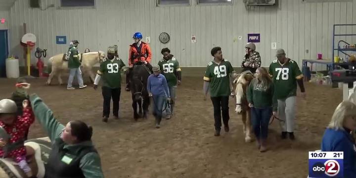 Packers players participate in ‘Exceptional Equestrians’ event