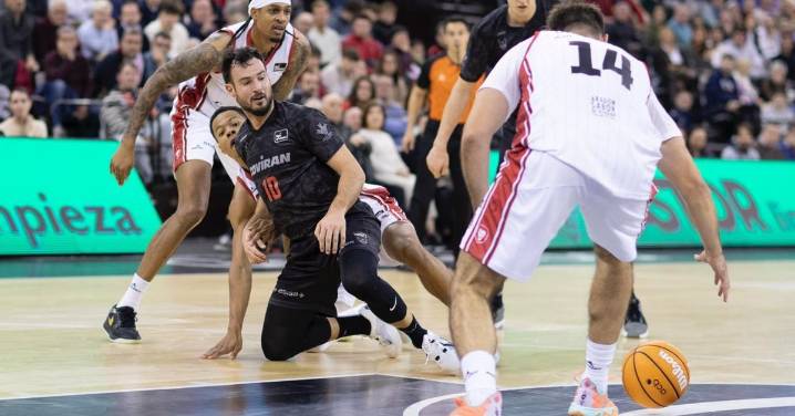 El técnico del Casademont Zaragoza valora que fueron capaces de “encontrar el punto de calma” ante la reacción del Covirán Granada