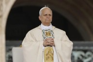 El papa pide a EEUU buscar el diálogo en lugar de invadir Venezuela