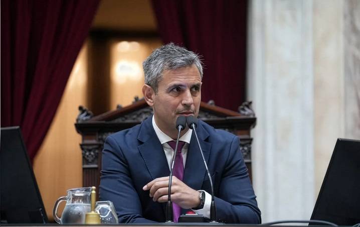 Martín Menem fue reelecto como presidente de la...