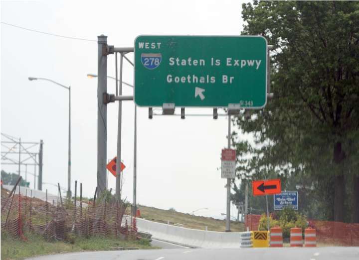 Man, 34, accused of driving drunk on Staten Island Expressway while young child was in car