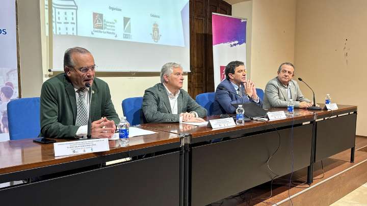 Rebelión de los interventores, tesoreros y secretarios municipales por la cesión de sus competencias a Cataluña