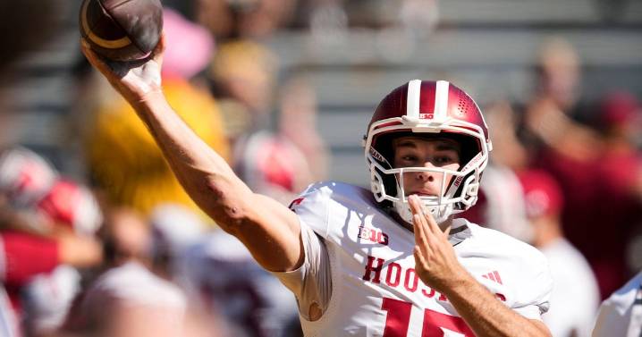 Quarterback Fernando Mendoza becomes first-ever Indiana Hoosier to win the Heisman trophy