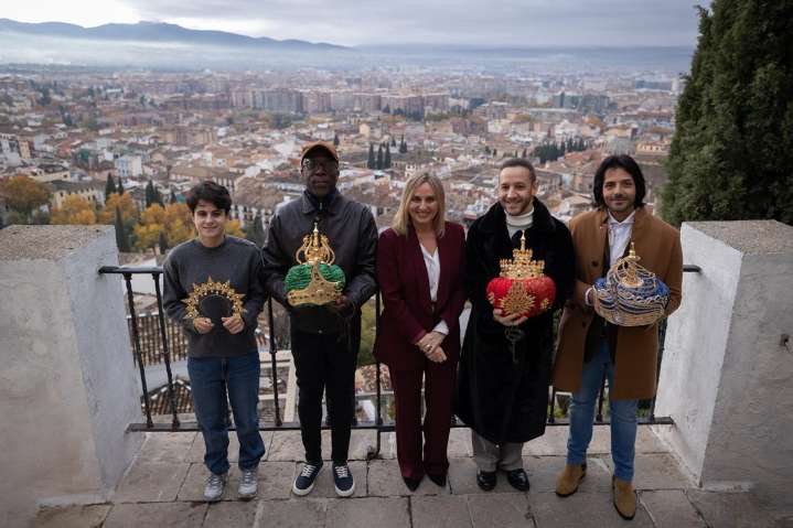 Granada presenta una Cabalgata de Reyes luminosa y mágica