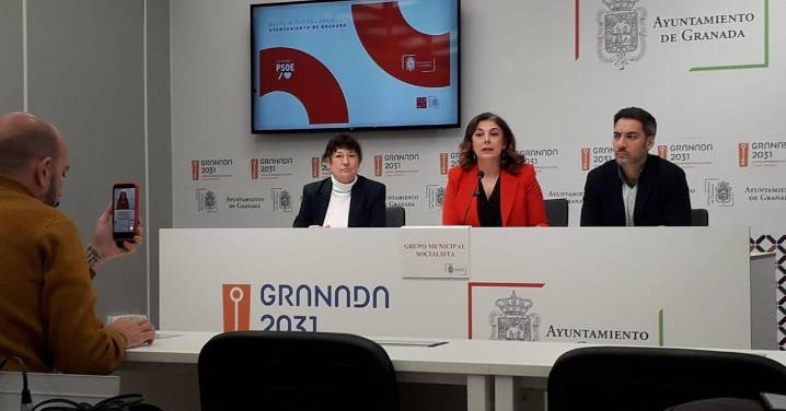 El PSOE denuncia que el presupuesto de Granada para 2026 incluye las "viejas fórmulas del PP": endeudamiento y multas
