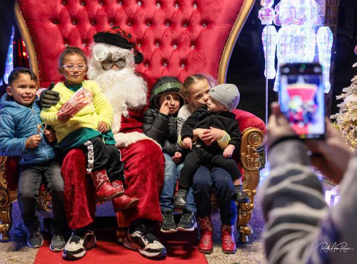 La Marque Christmas Traditions Didn’t Dim