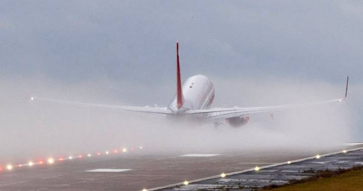 Storm Bram sees flights cancelled at Heathrow, Manchester and Dublin airports