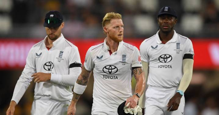 England Ashes player ratings as needless wickets fall in crucial Test