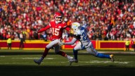 What happened to Patrick Mahomes? Chiefs QB injured vs. Chargers