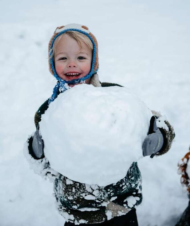 Photos from a snowy Tuesday in Connoquenessing