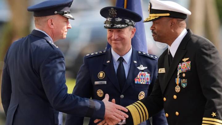 Dimite el jefe del Comando Sur de EEUU por diferencias con sus superiores sobre la operación militar en el Caribe