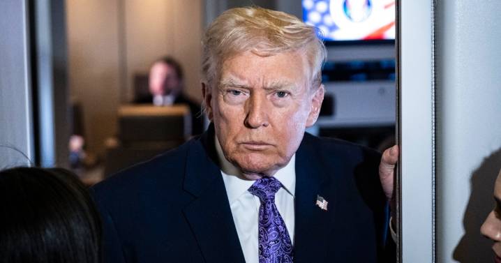 Live updates: Trump holds Cabinet meeting amid growing scrutiny over Venezuelan boat strikes