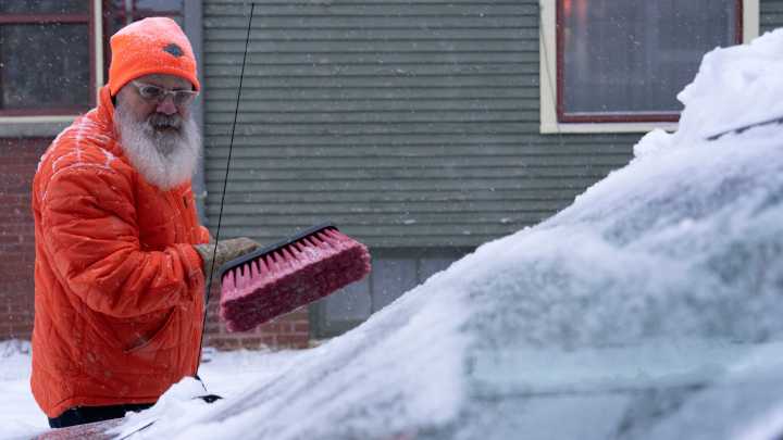 Iowa sees below freezing weather. How long should you warm your car?