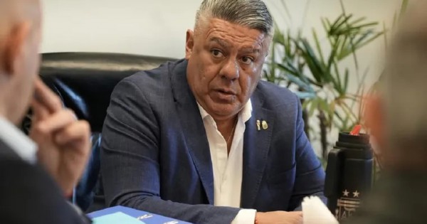 En pleno conflicto con Claudio Tapia, el Gobierno descartó cualquier posibilidad de intervenir la AFA