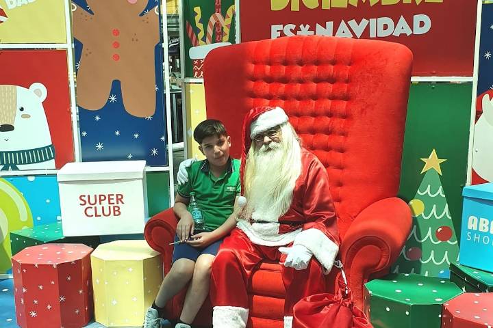 Saludo navideño. Dónde sacarse fotos con Papá Noel en Rosario