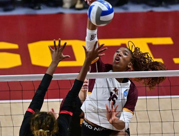 Young Gophers ‘swinging for everything’ in Sweet 16