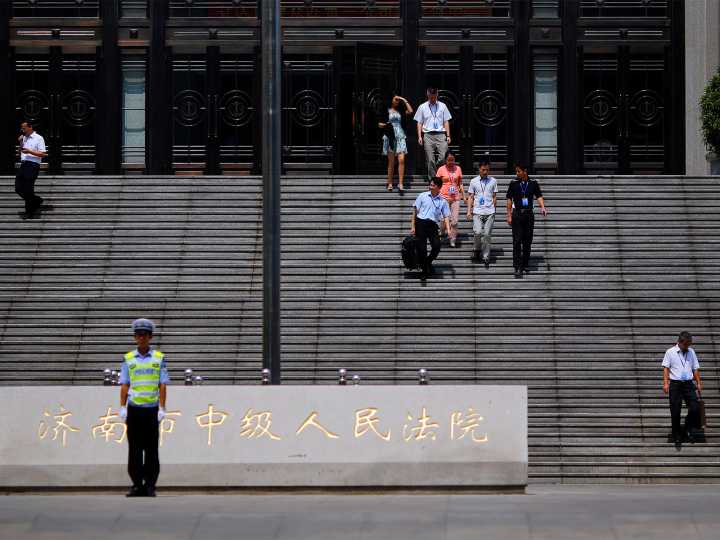 China executes financer on graft charges