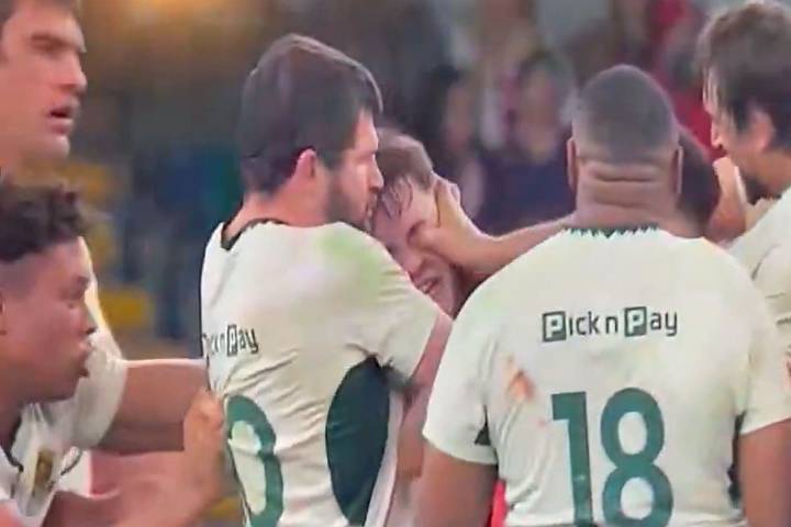 ¡Una locura! El rugby, en llamas: una figura de Sudáfrica le metió el dedo en un ojo a un rival y sufrió una fuerte sanción