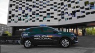 Detienen a una mujer cuando robaba dentro de un vehículo en León y un hombre se da a la fuga
