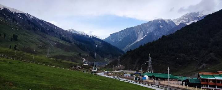 Sonmarg records steady rise in domestic and foreign visitors after tourism slump