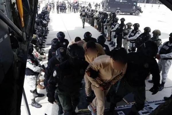 Transfiere EU a 14 reos mexicanos acusados de narcotráfico