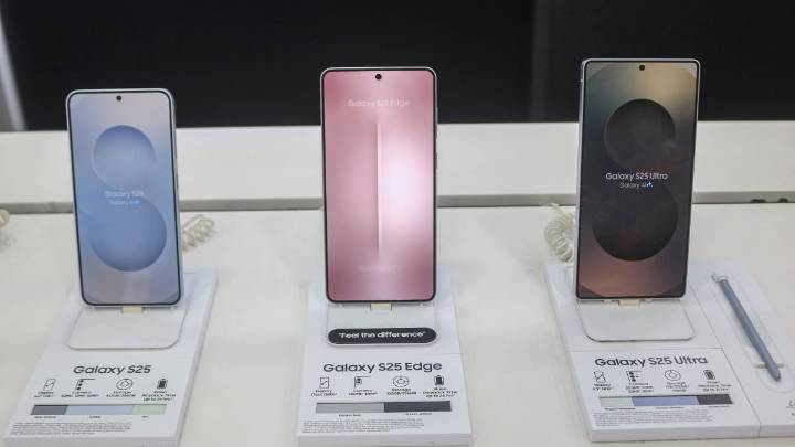 Samsung launches One UI 8.5 public beta. How to download it.