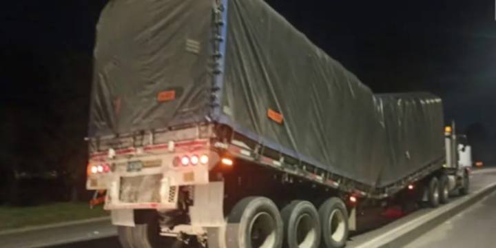 Tractomula partida en dos detiene caravana con explosivos; se activa protocolos de seguridad en el norte de Bogotá