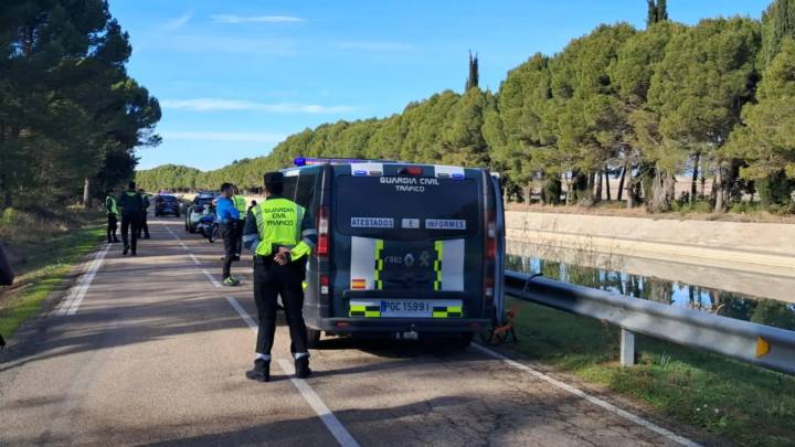 Fallece un motorista tras chocar con un coche en la carretera del canal en Almudévar