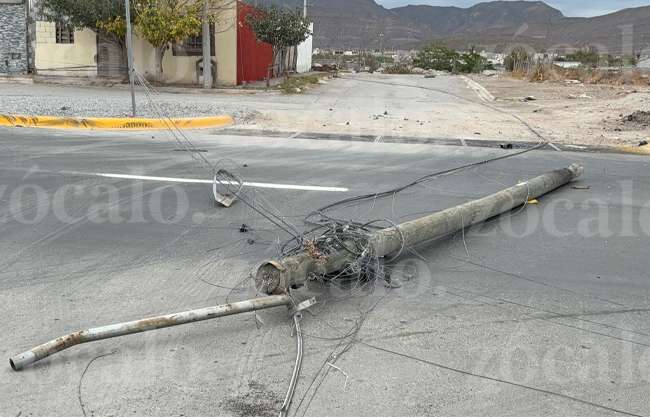 Inauguran prolongación del blvd. Nazario S. Ortíz; conductores derriban luminaria