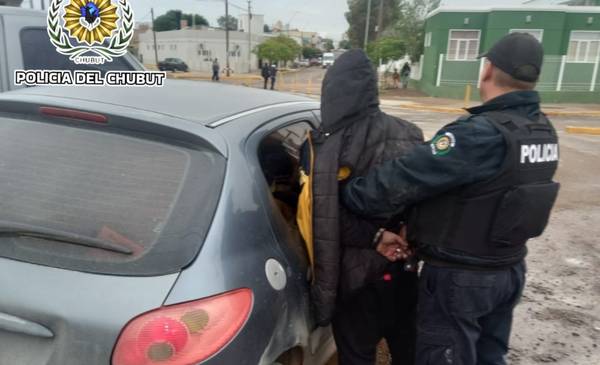 Bebidas alcohólicas, agresión a un oficial y persecución