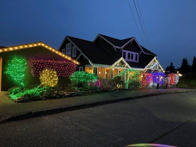 West Seattle Blog… | WEST SEATTLE CHRISTMAS LIGHTS: Sparkly hills start to glow