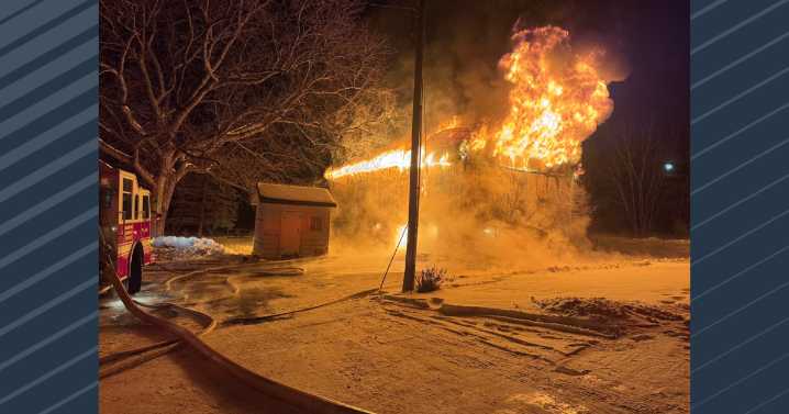 Barn fire causes total loss in Dodge County