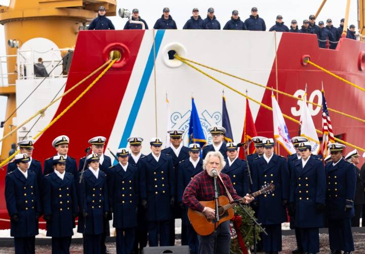 Chicago Christmas tree ship