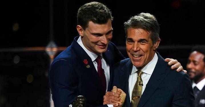 Watch Indiana football's Heisman winner Fernando Mendoza celebrate