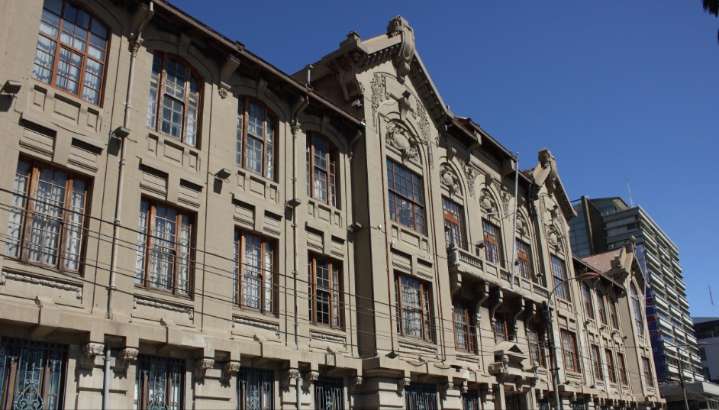 "Mataré a tanta gente como sea posible": Comunidad de la U. Católica de Valparaíso recibió correo con amenaza de "masacre"