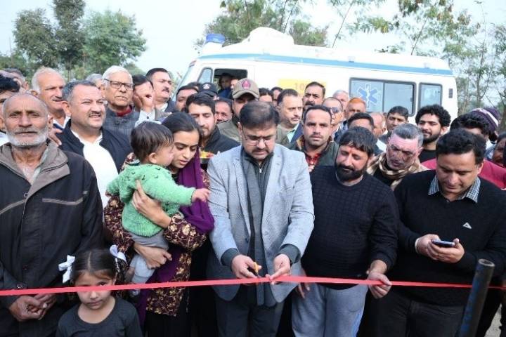 Satish Sharma inaugurates Indoor Stadium with multi-sports facility at Khour