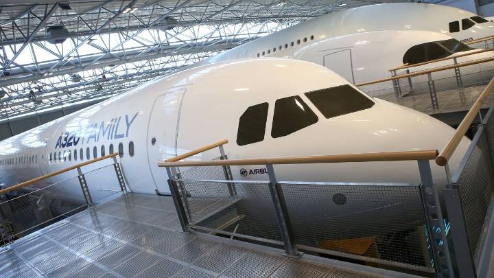Airbus se hunde más de un 9% en Bolsa tras el incidente en los 6.000 aviones A320